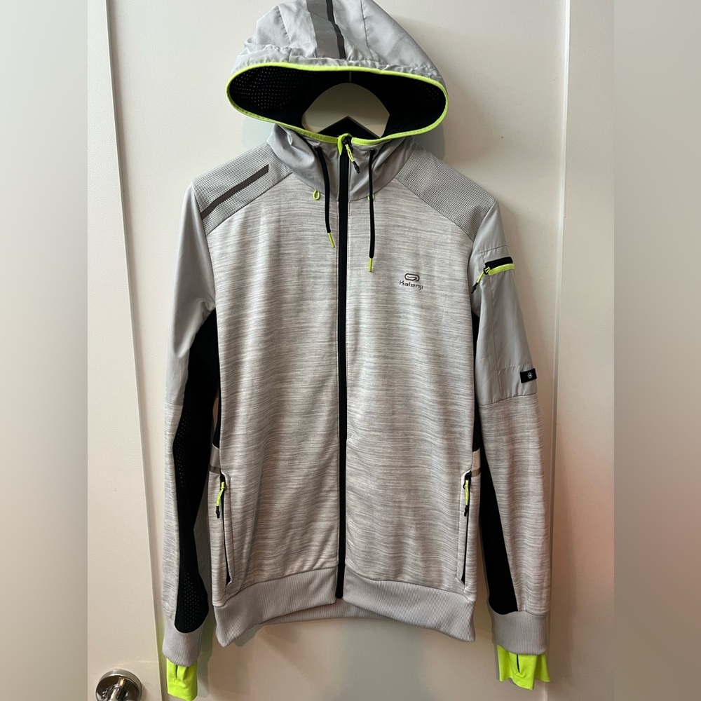 Decathlon track jacket size M